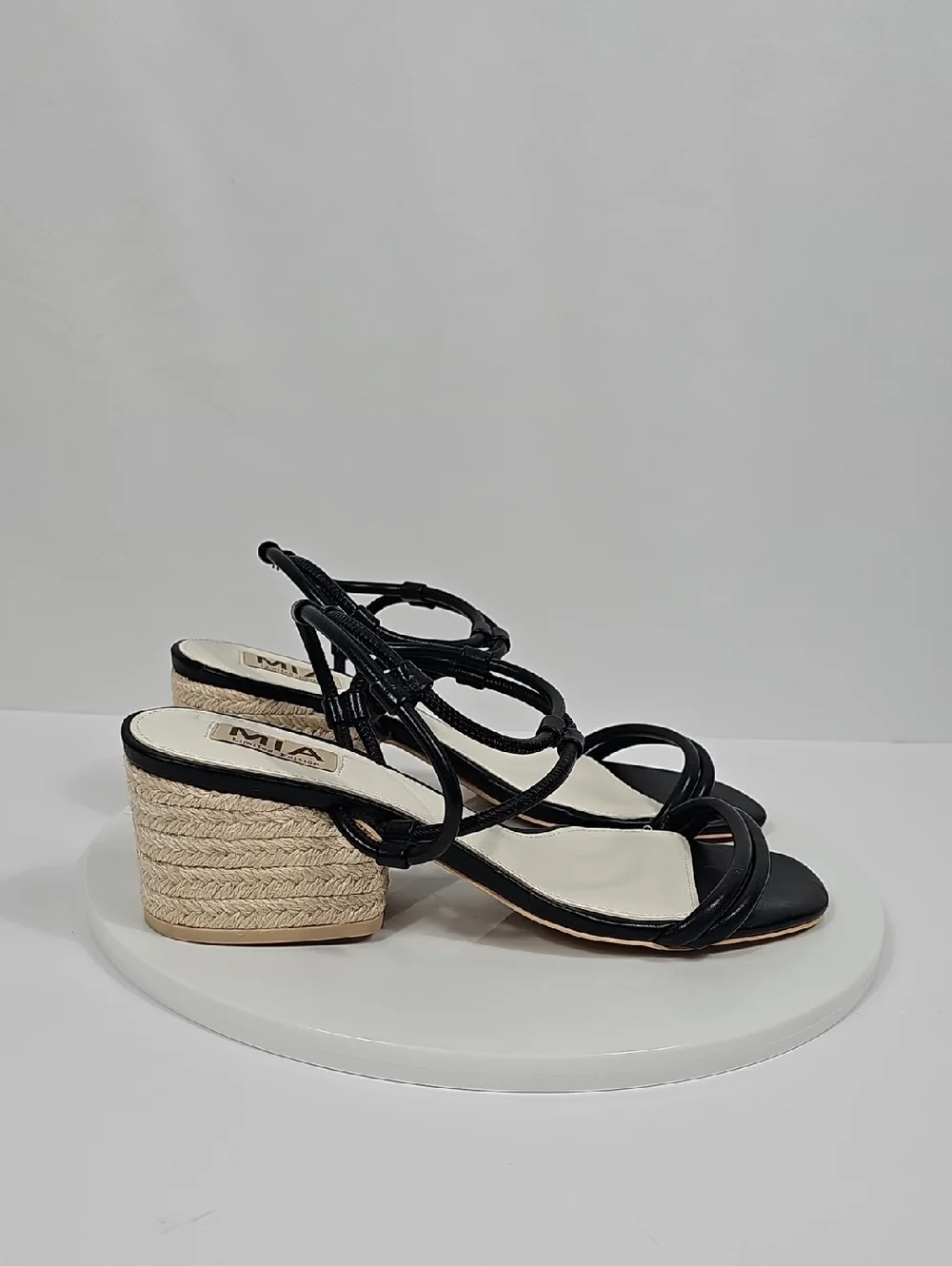 NWOT MIA Ione Strappy Espadrille Block Heels Sandals Black 8.5